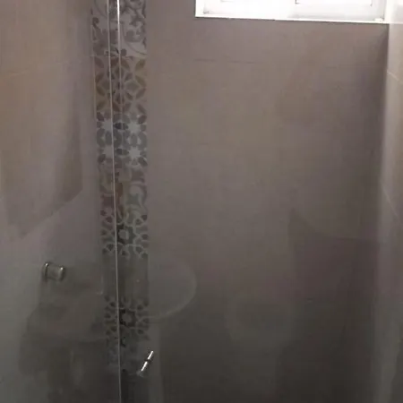 1cl2 In The Walled Center With Aircon